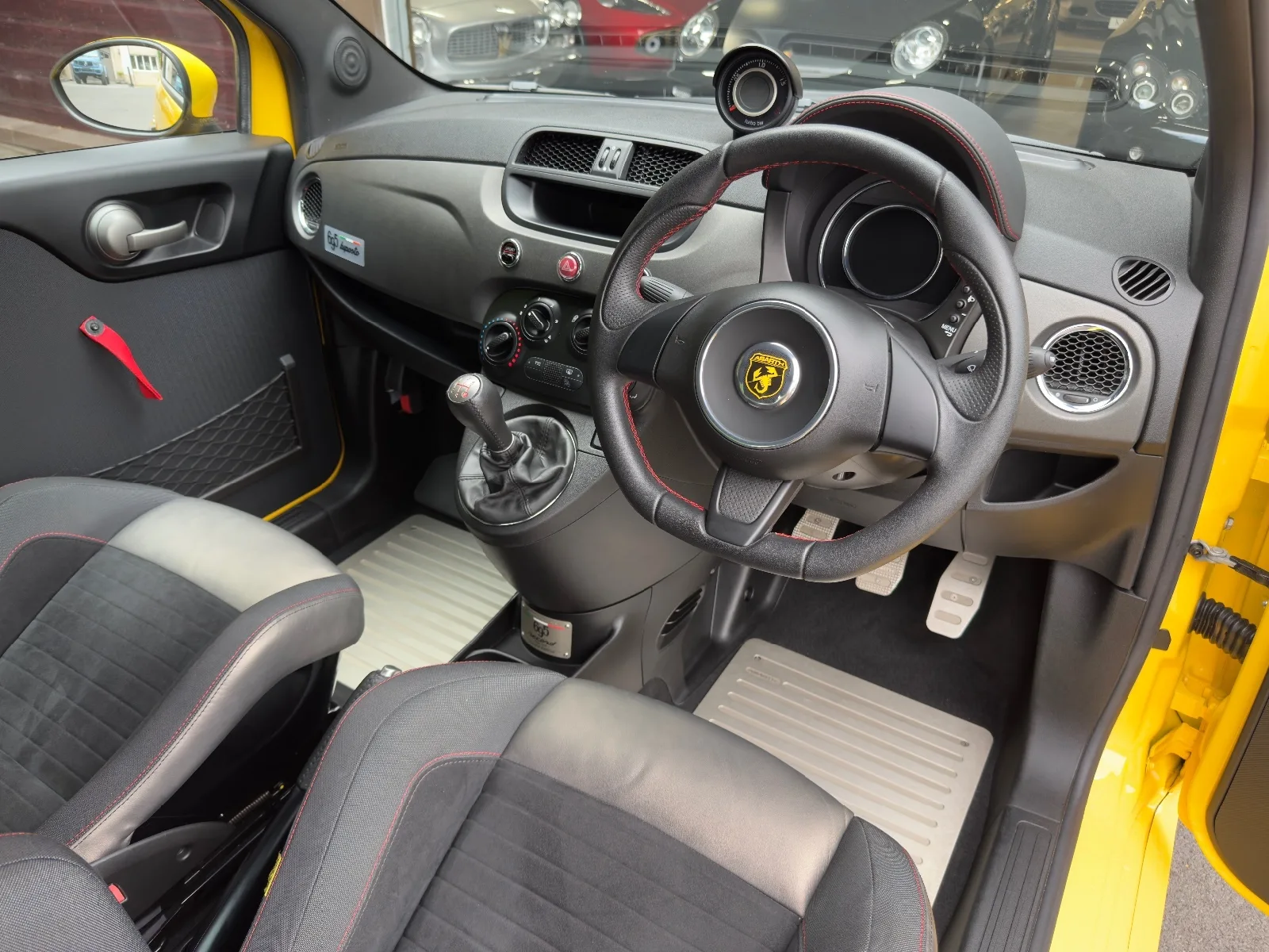 2016 Abarth 695 Biposto Record, 19/30