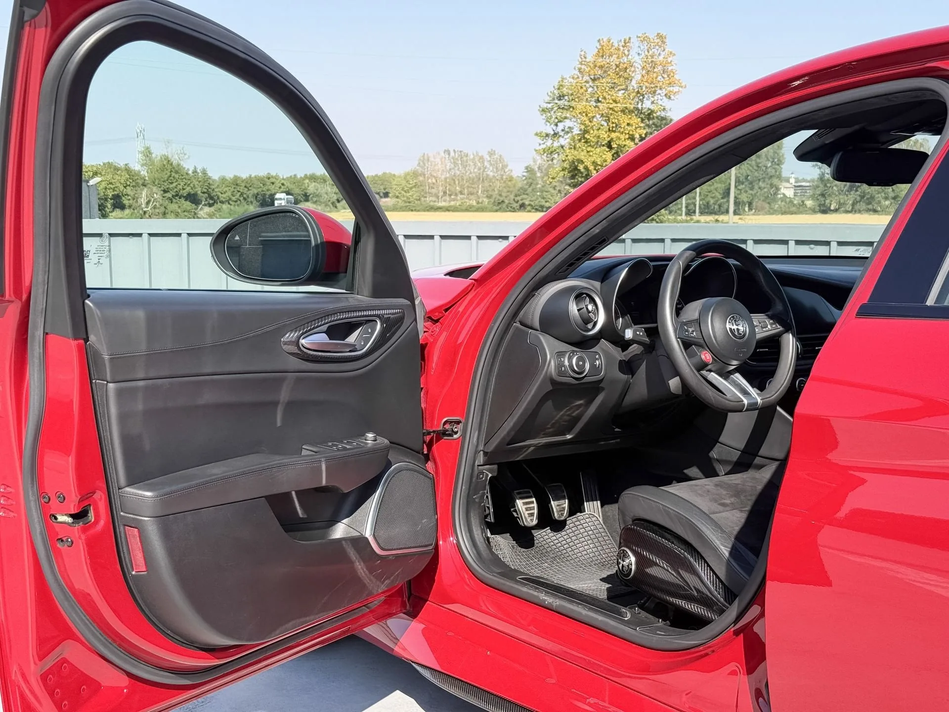 2016 Alfa Romeo Giulia Quadrifoglio, 8/24