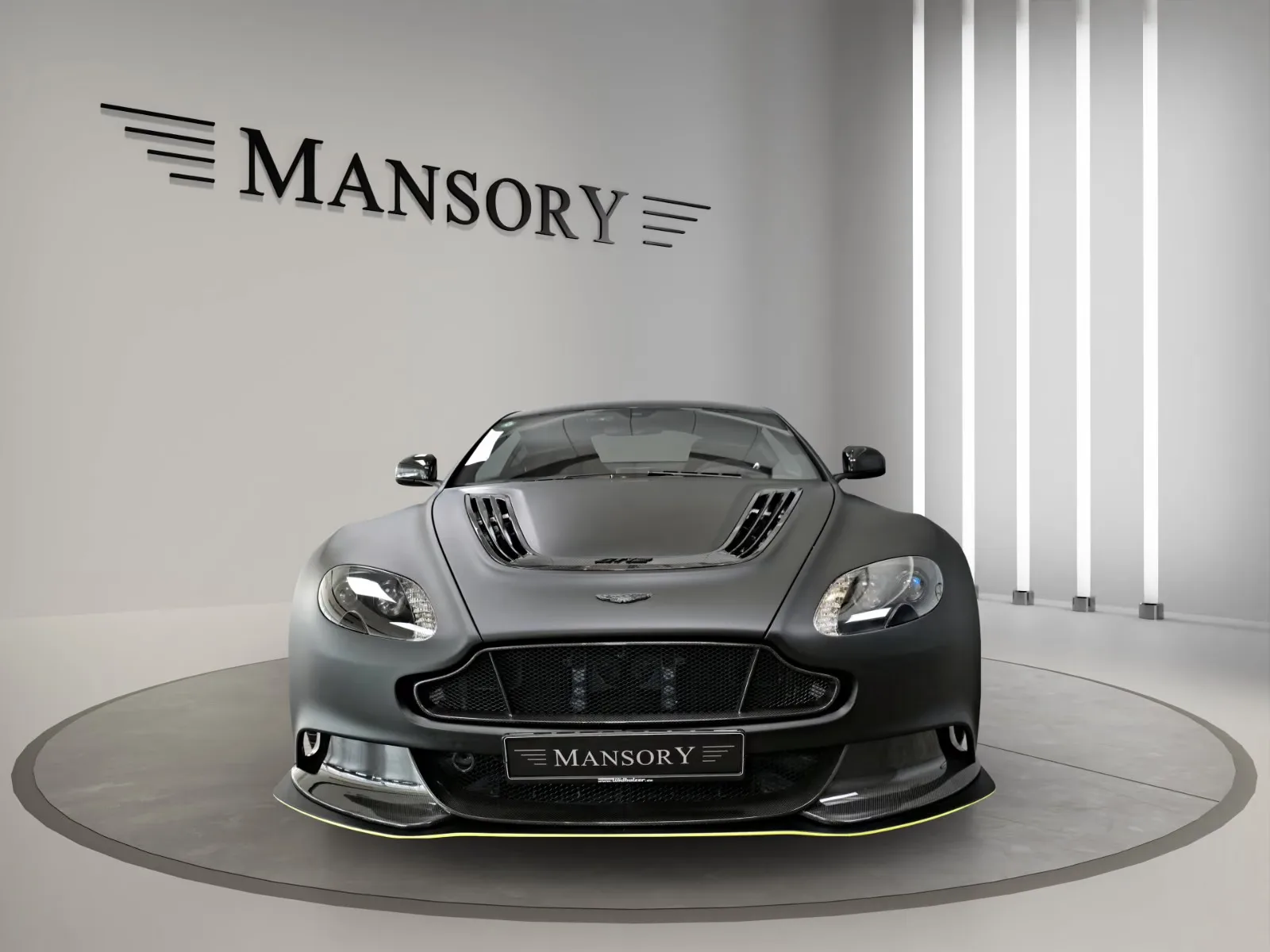 2016 Aston Martin Vantage GT12, 2/23