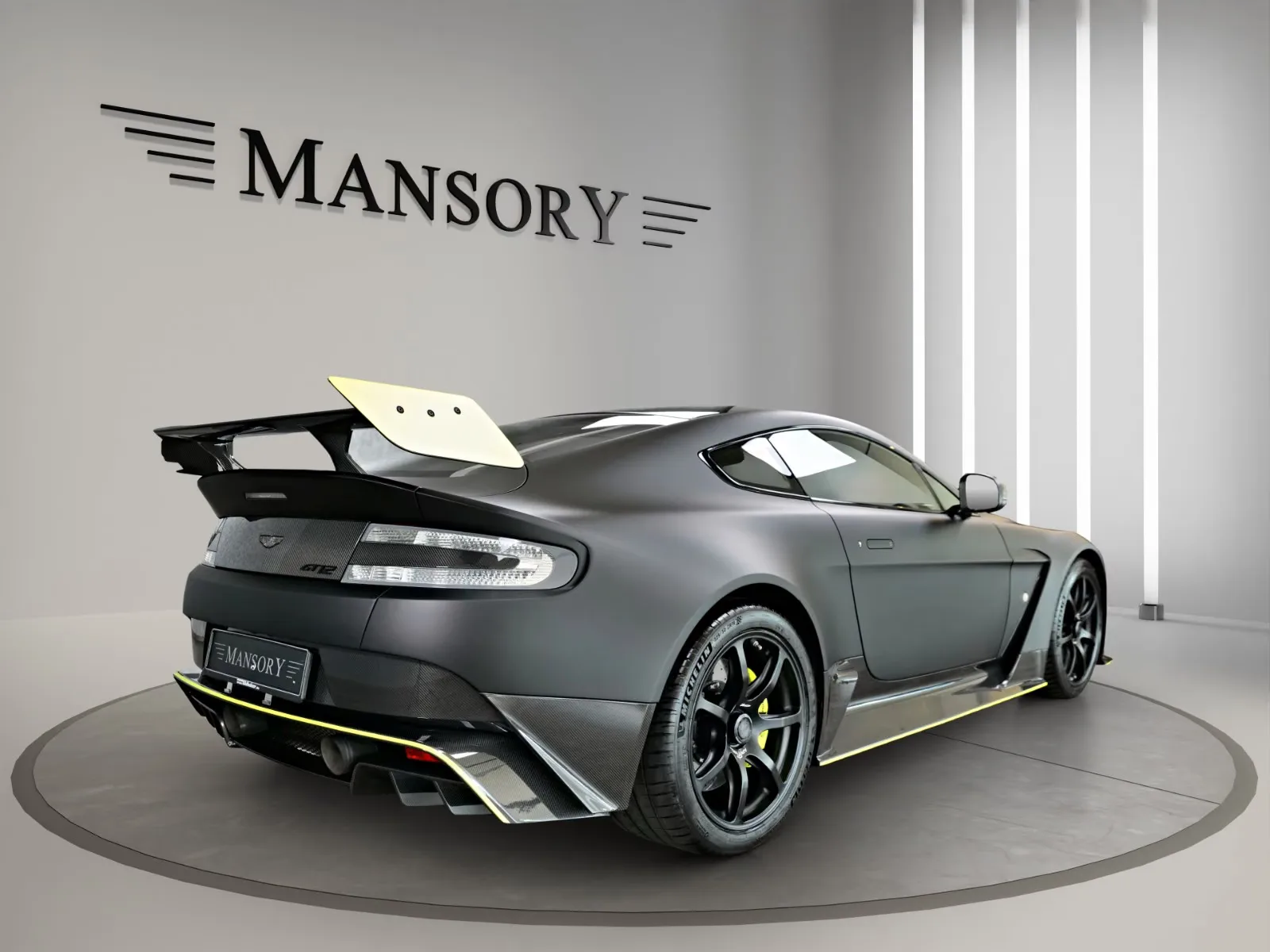 2016 Aston Martin Vantage GT12, 5/23