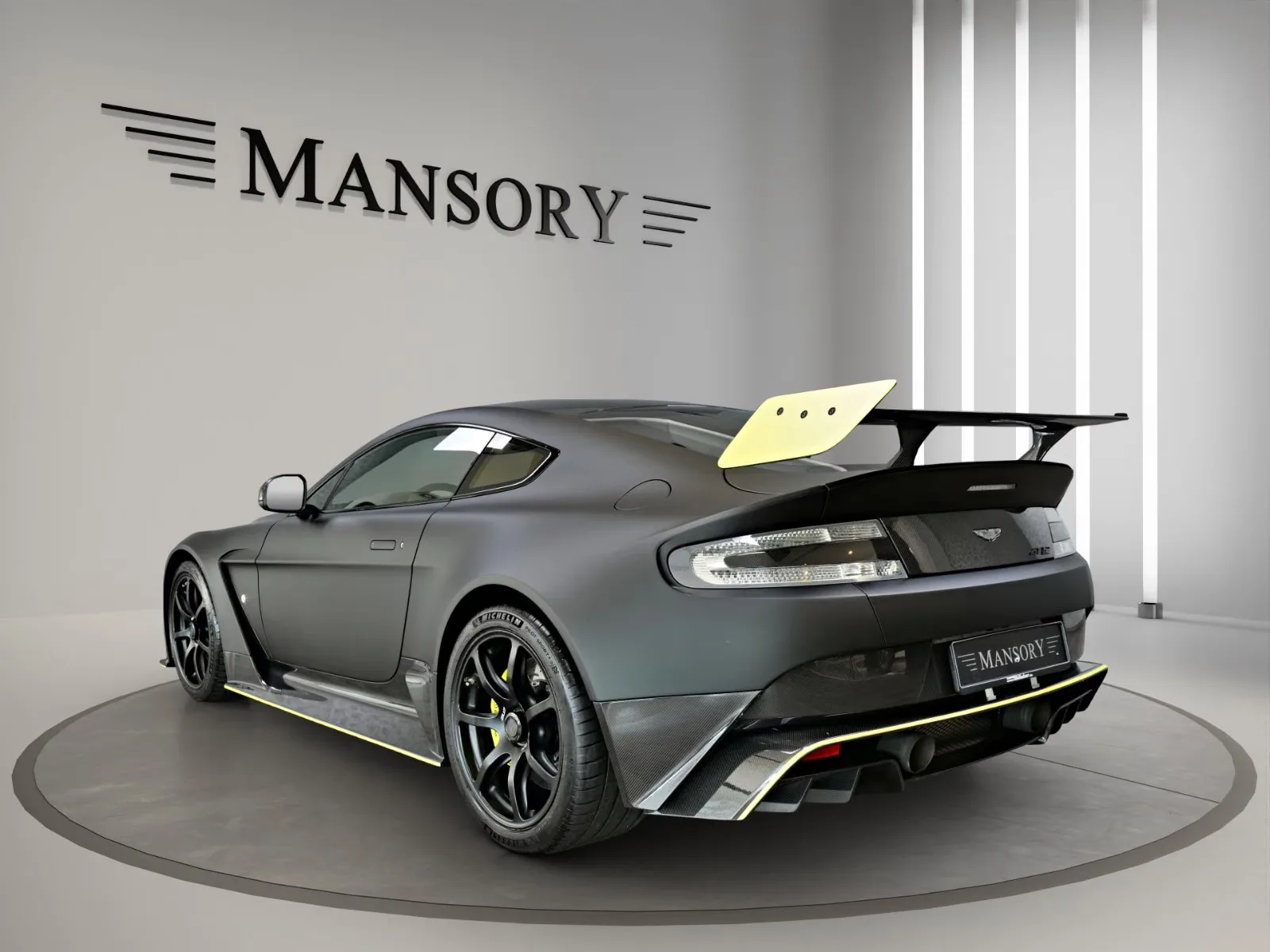 2016 Aston Martin Vantage GT12, 7/23