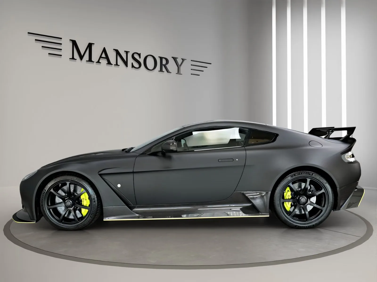 2016 Aston Martin Vantage GT12, 8/23