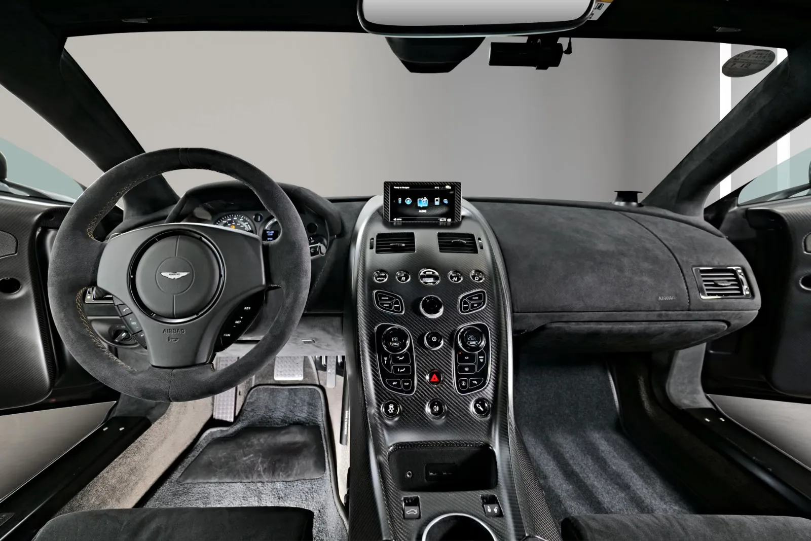2016 Aston Martin Vantage GT12, 13/23