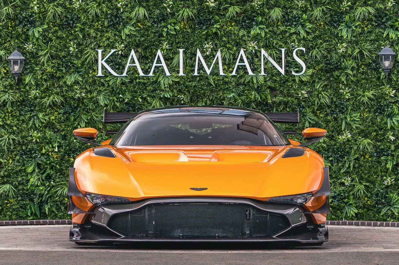 2016 Aston Martin Vulcan AMR Pro, 2/30