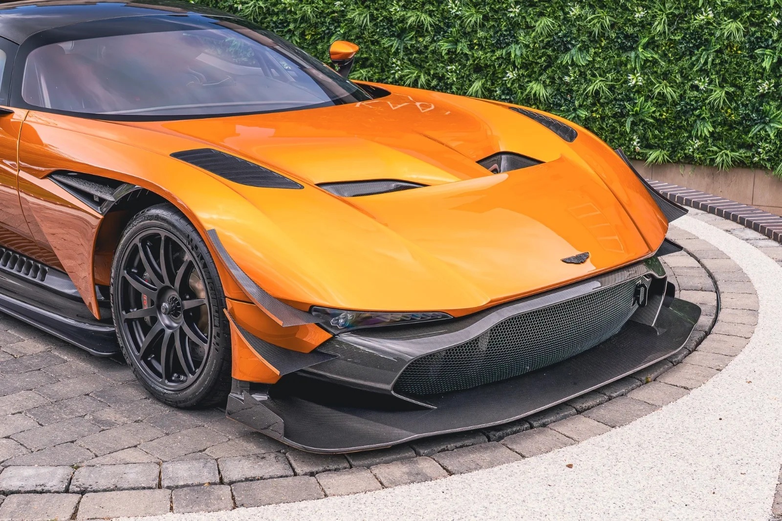 2016 Aston Martin Vulcan AMR Pro, 18/30