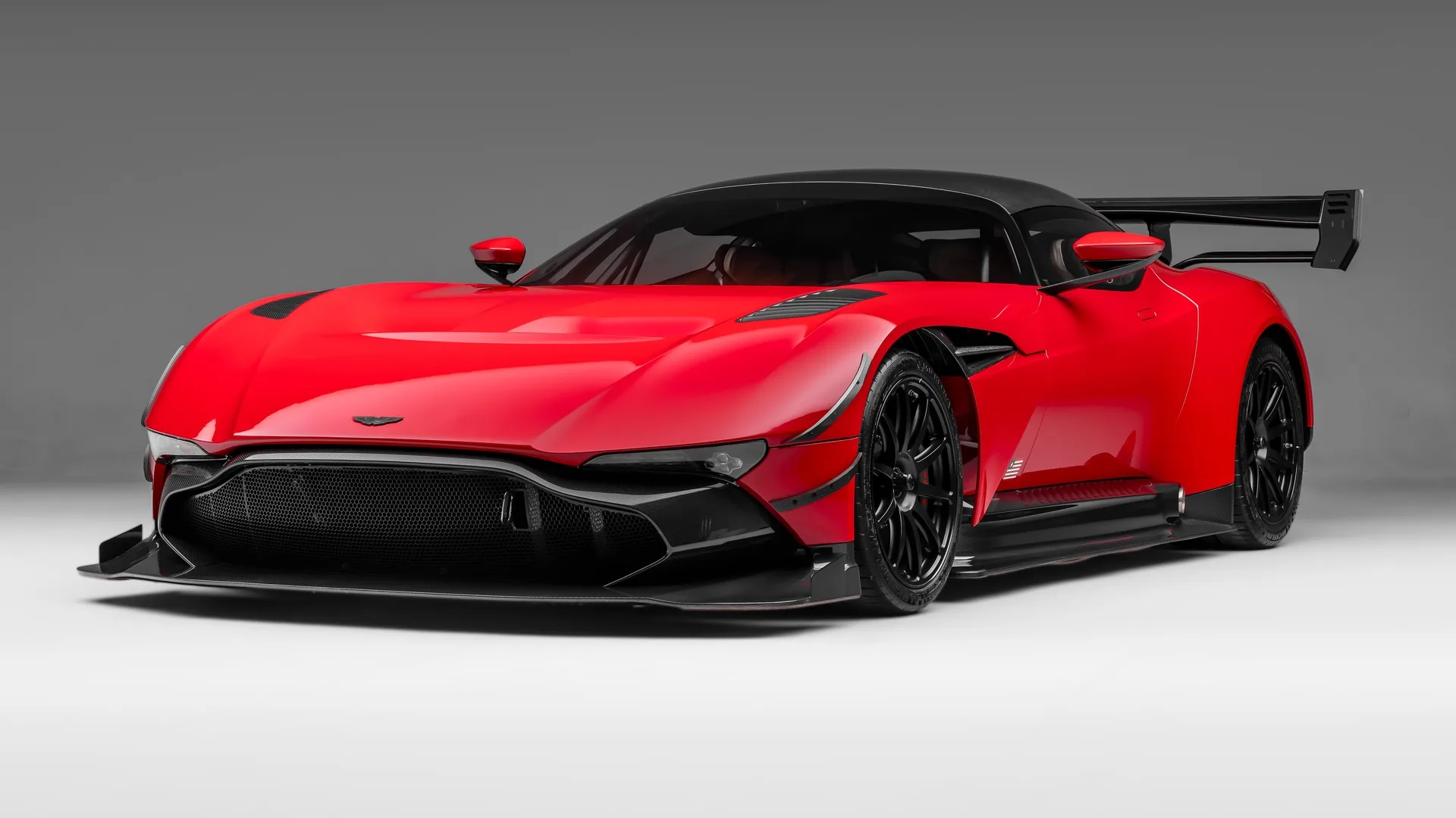 Aston Martin Vulcan de 2016, 2/29