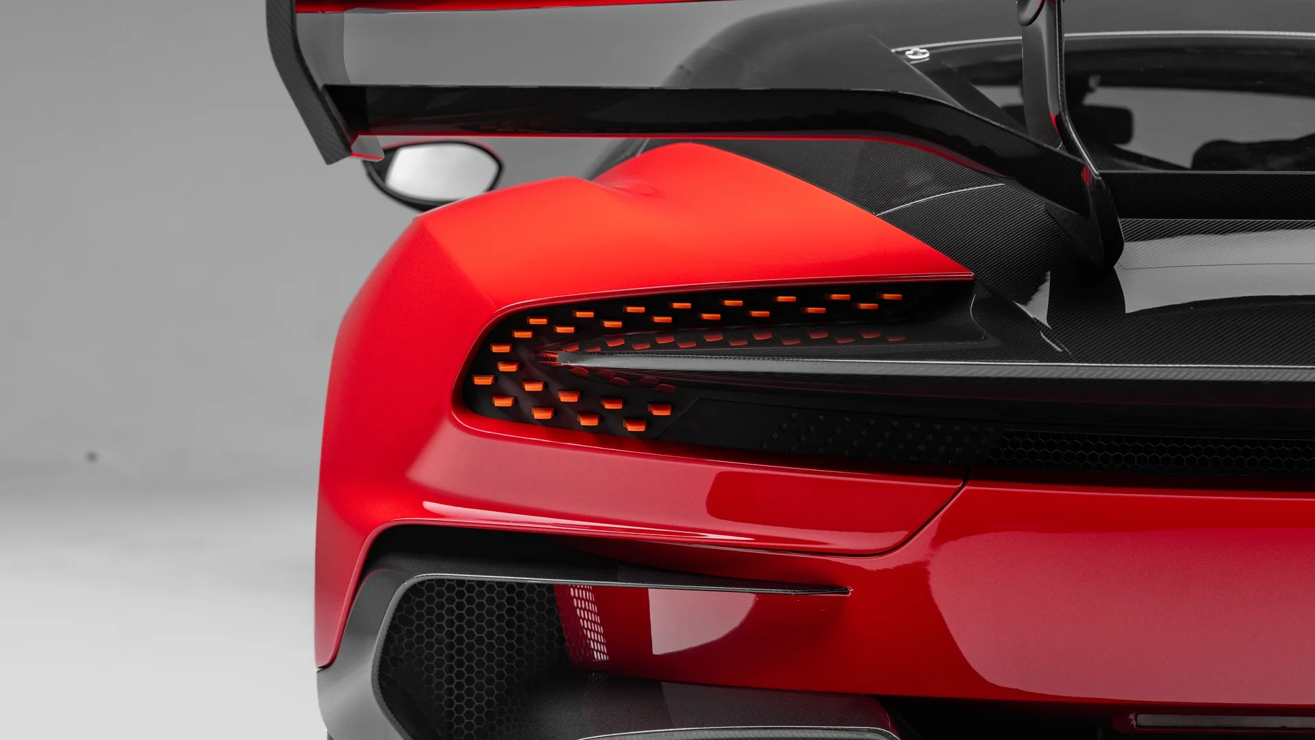 Aston Martin Vulcan de 2016, 14/29