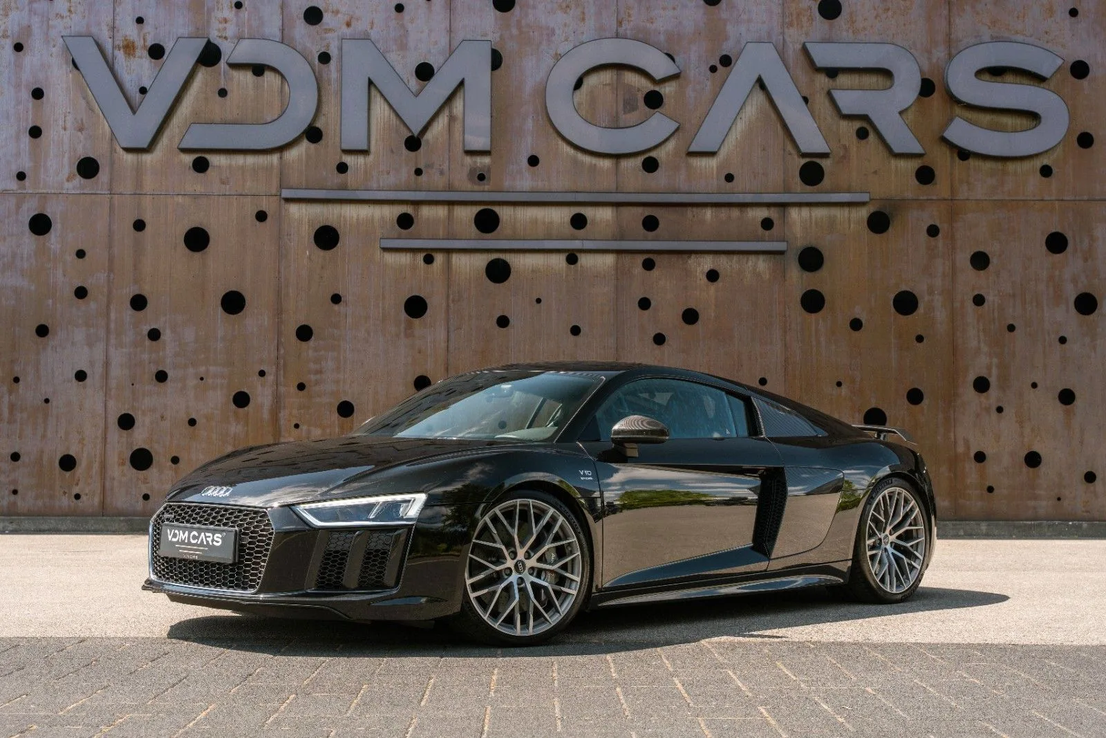 2016 Audi R8 V10 plus quattro angeboten von einem Supersportwagenhändler in Gronau, Deutschland, Hauptfoto