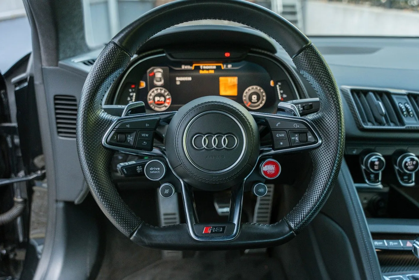 2016 Audi R8 V10 plus quattro angeboten von einem Supersportwagenhändler in Gronau, Deutschland, Foto 21 von 25