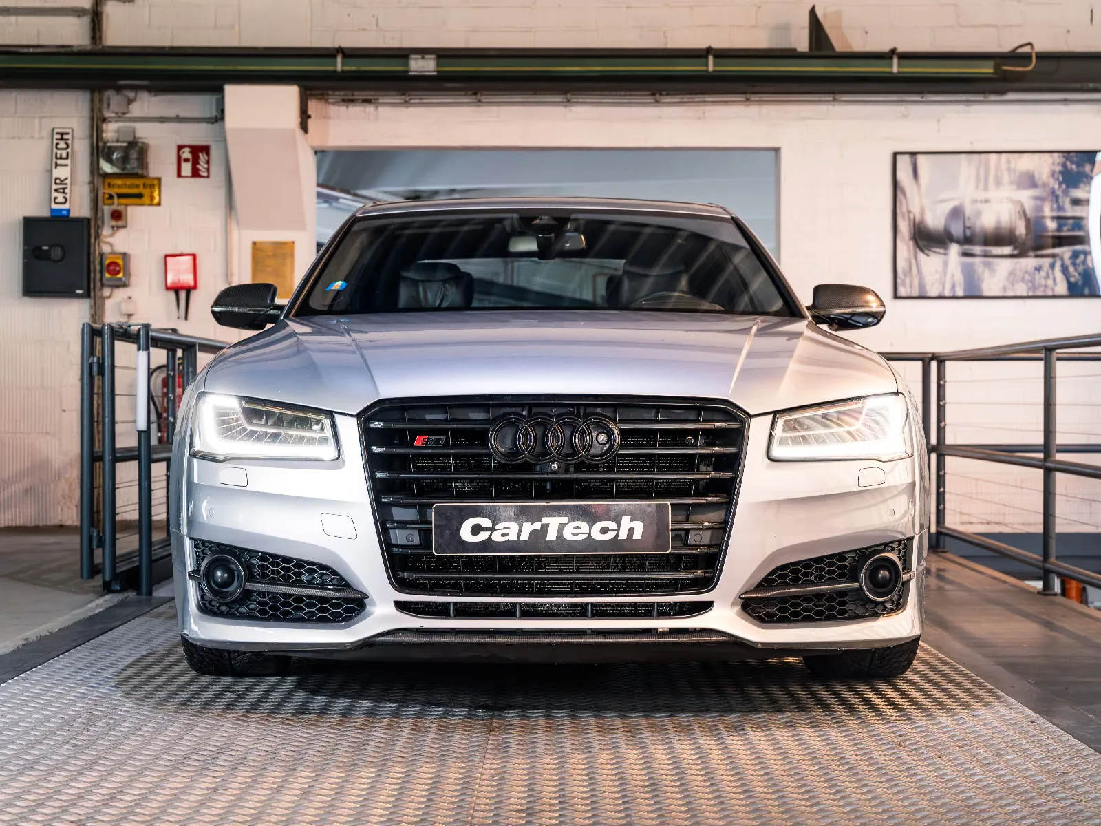 2016 Audi S8 plus, 3/30