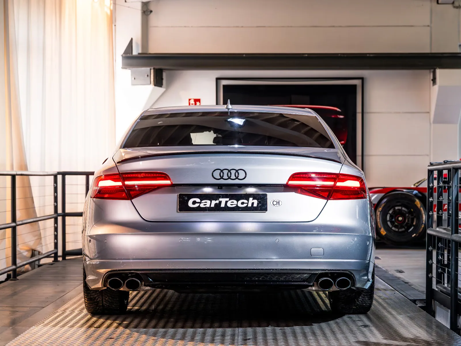 2016 Audi S8 plus, 4/30