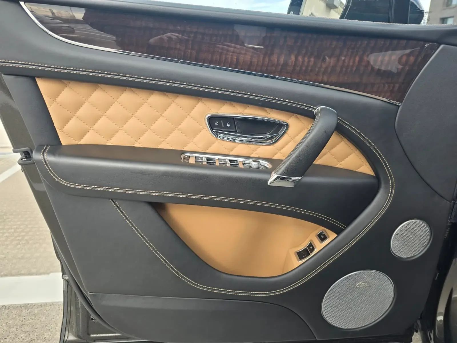 2016 Bentley Bentayga First Edition, 11/30