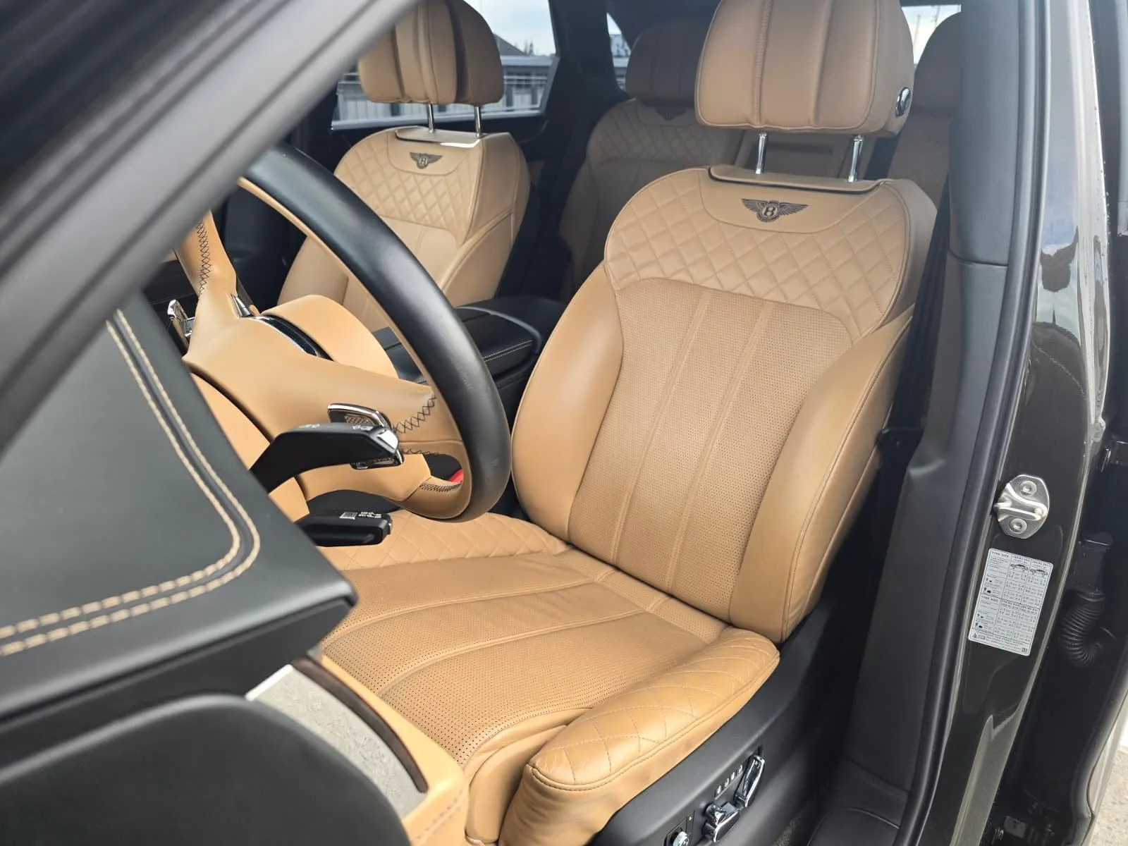 2016 Bentley Bentayga First Edition, 13/30