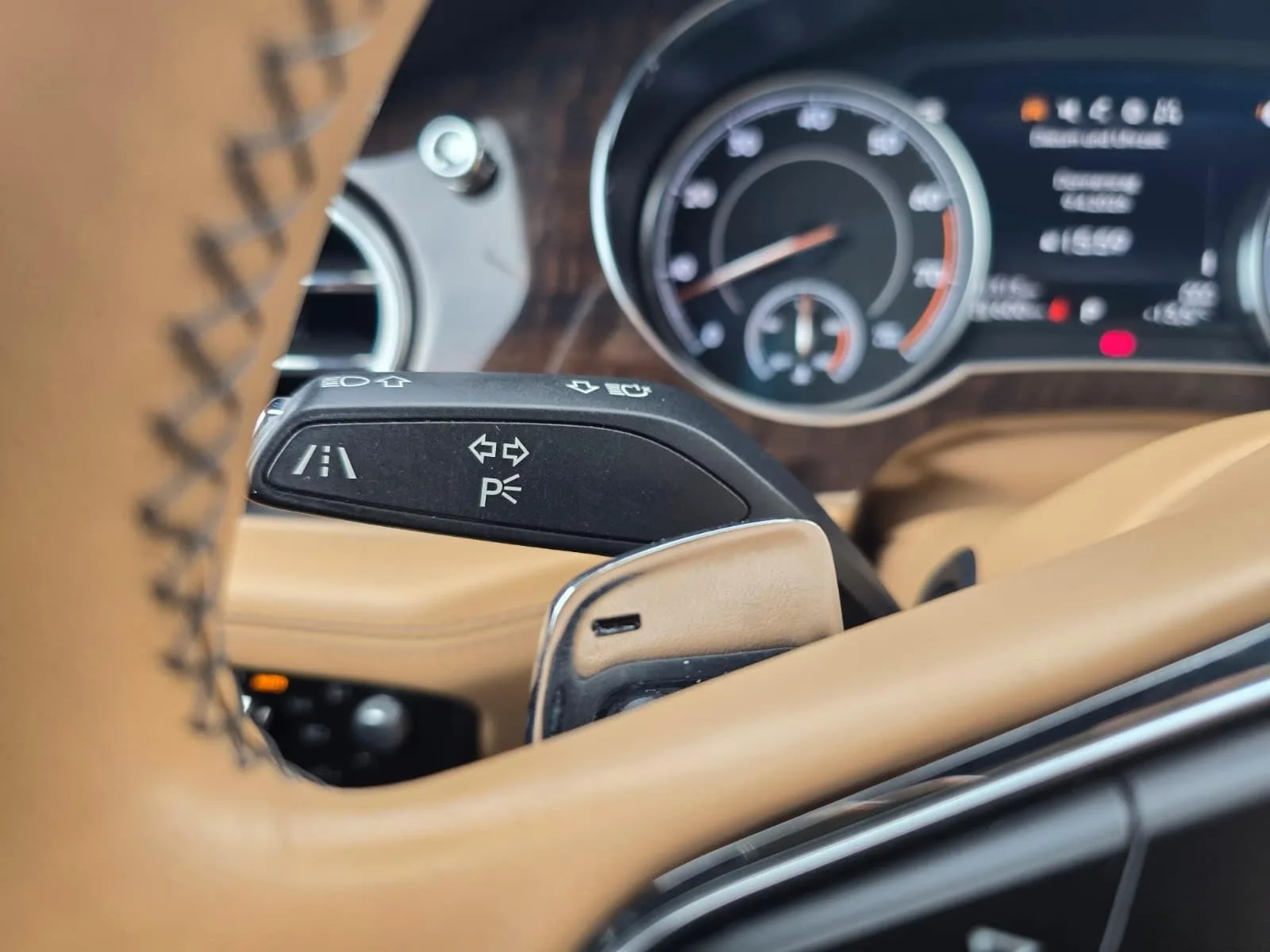 2016 Bentley Bentayga First Edition, 15/30