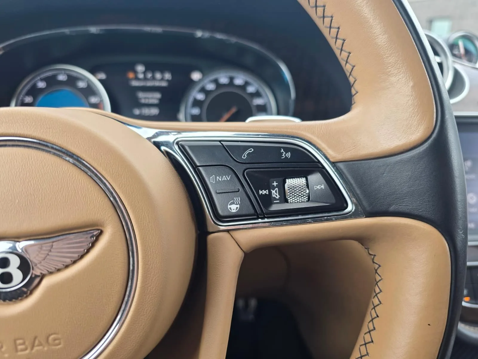 2016 Bentley Bentayga First Edition, 18/30