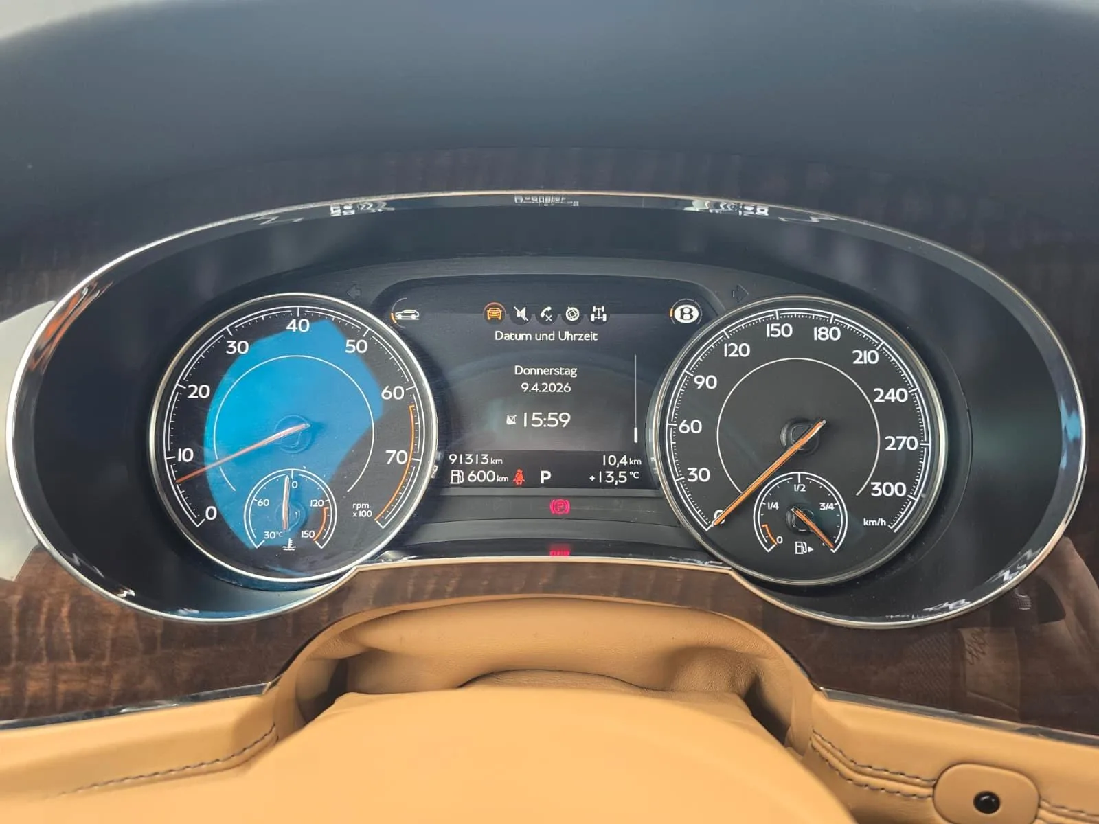 2016 Bentley Bentayga First Edition, 20/30