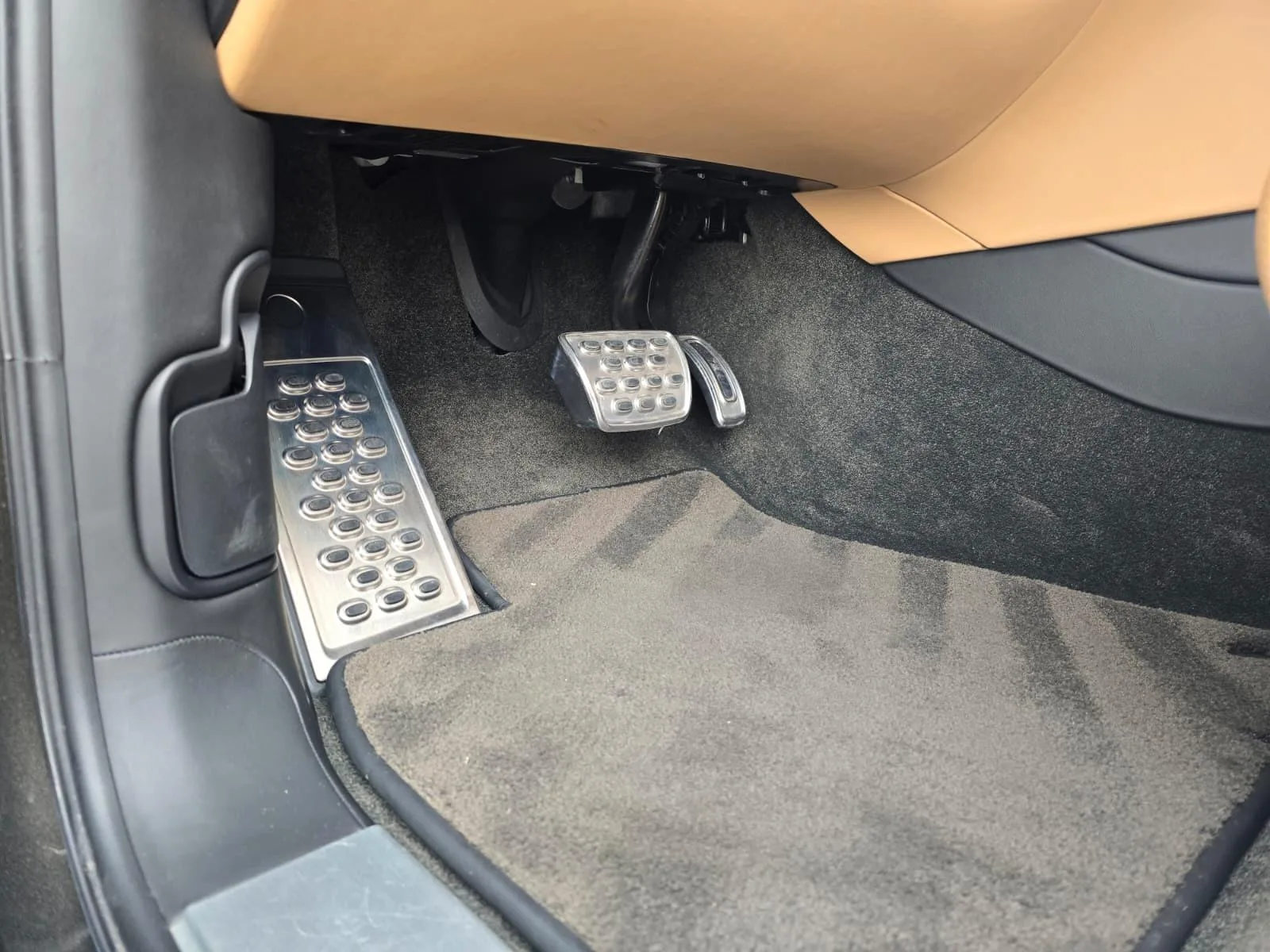 2016 Bentley Bentayga First Edition, 21/30