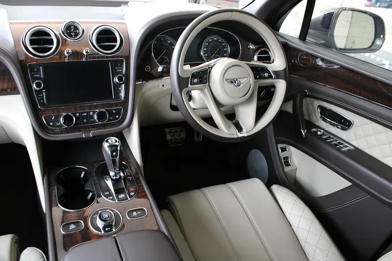 2016 Bentley Bentayga, 3/30
