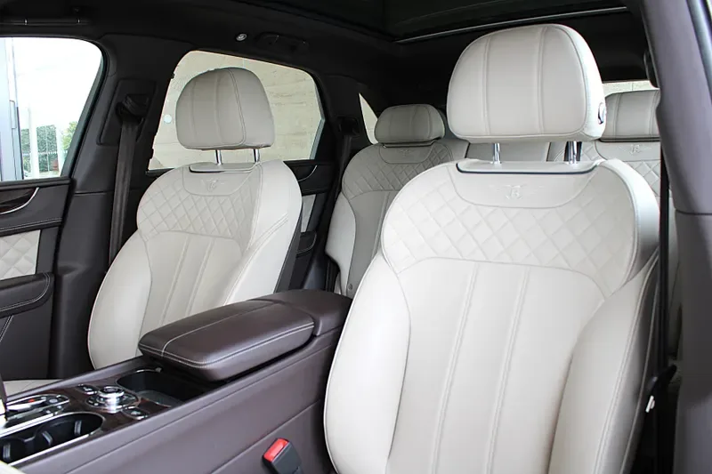 2016 Bentley Bentayga, 20/30