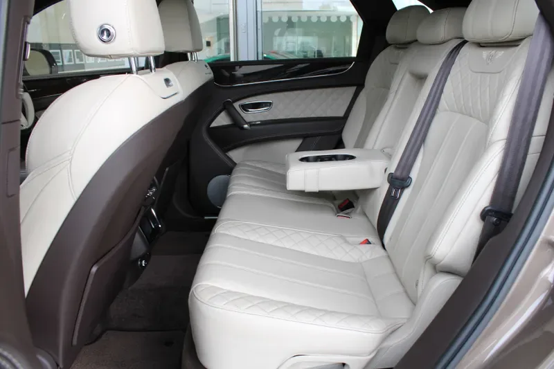 2016 Bentley Bentayga, 24/30