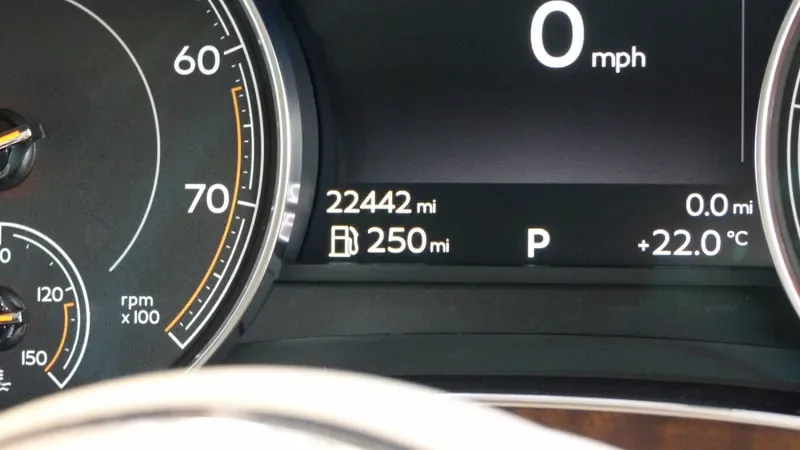 2016 Bentley Bentayga, 26/30