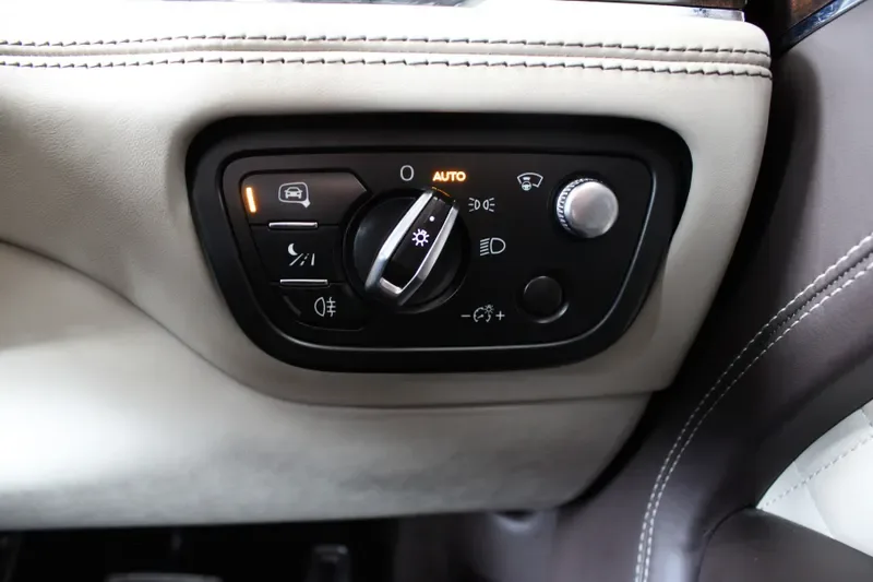 2016 Bentley Bentayga, 30/30