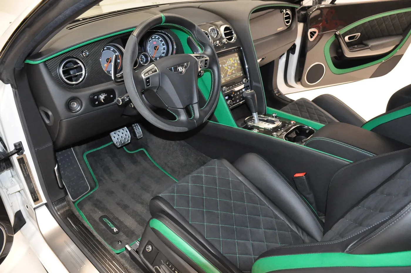 2016 Bentley Continental GT3-R proposée par un négociant en voitures de collection à Alkmaar, Pays-Bas, photo 2 sur 25
