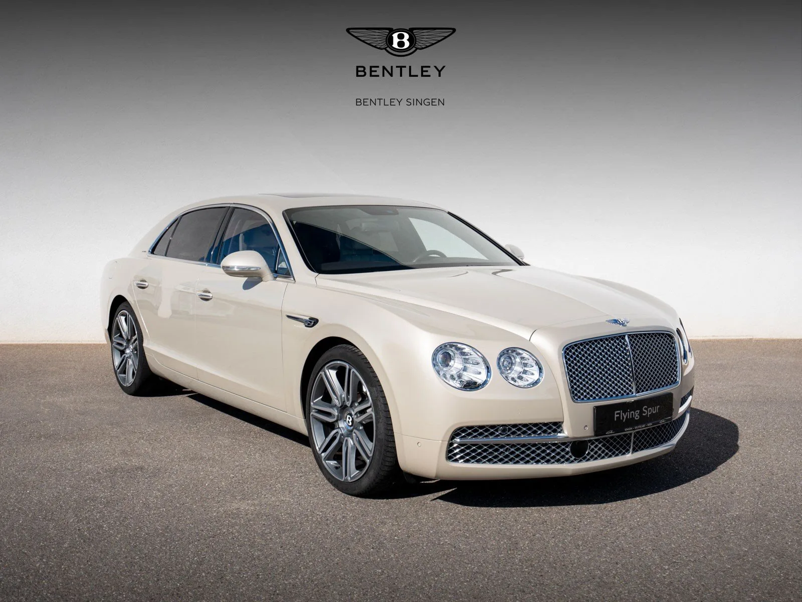 2016 Bentley Flying Spur W12 proposée par un concessionnaire spécialisé à Singen, Allemagne, photo principale