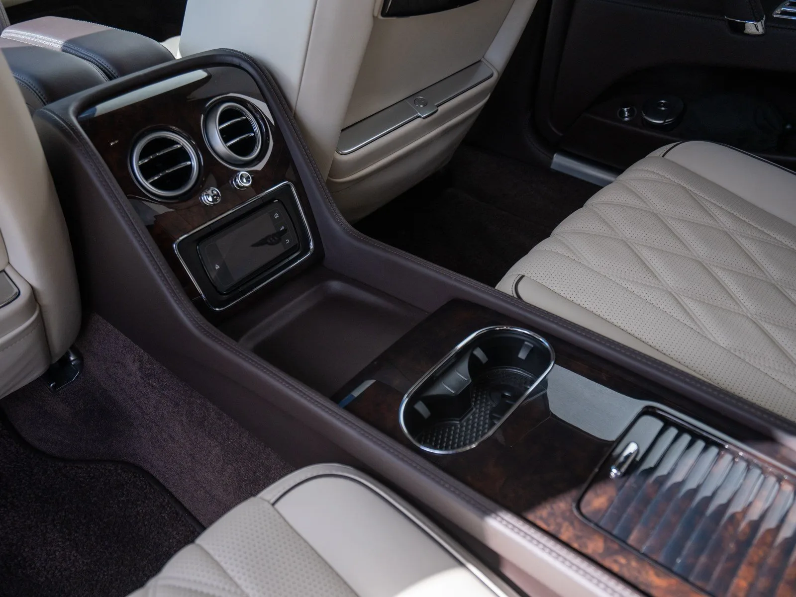 2016 Bentley Flying Spur W12, 26/30