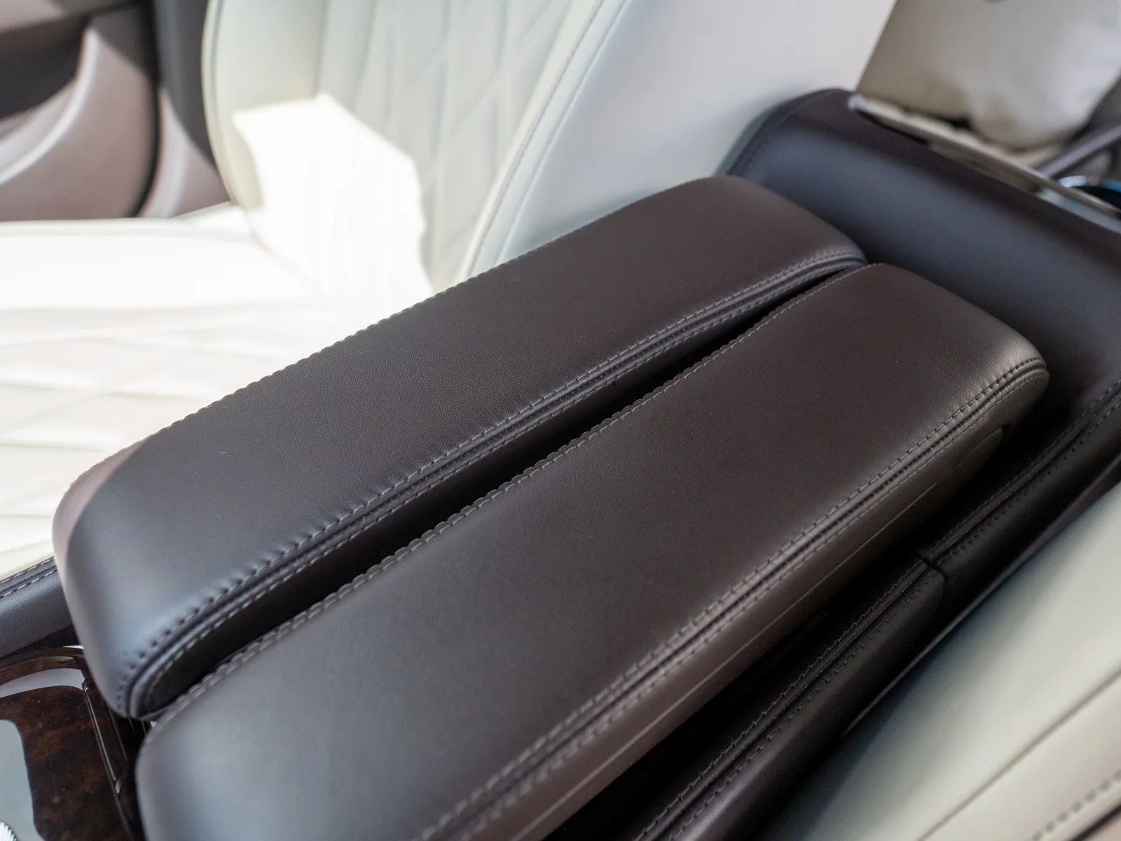 2016 Bentley Flying Spur W12, 28/30