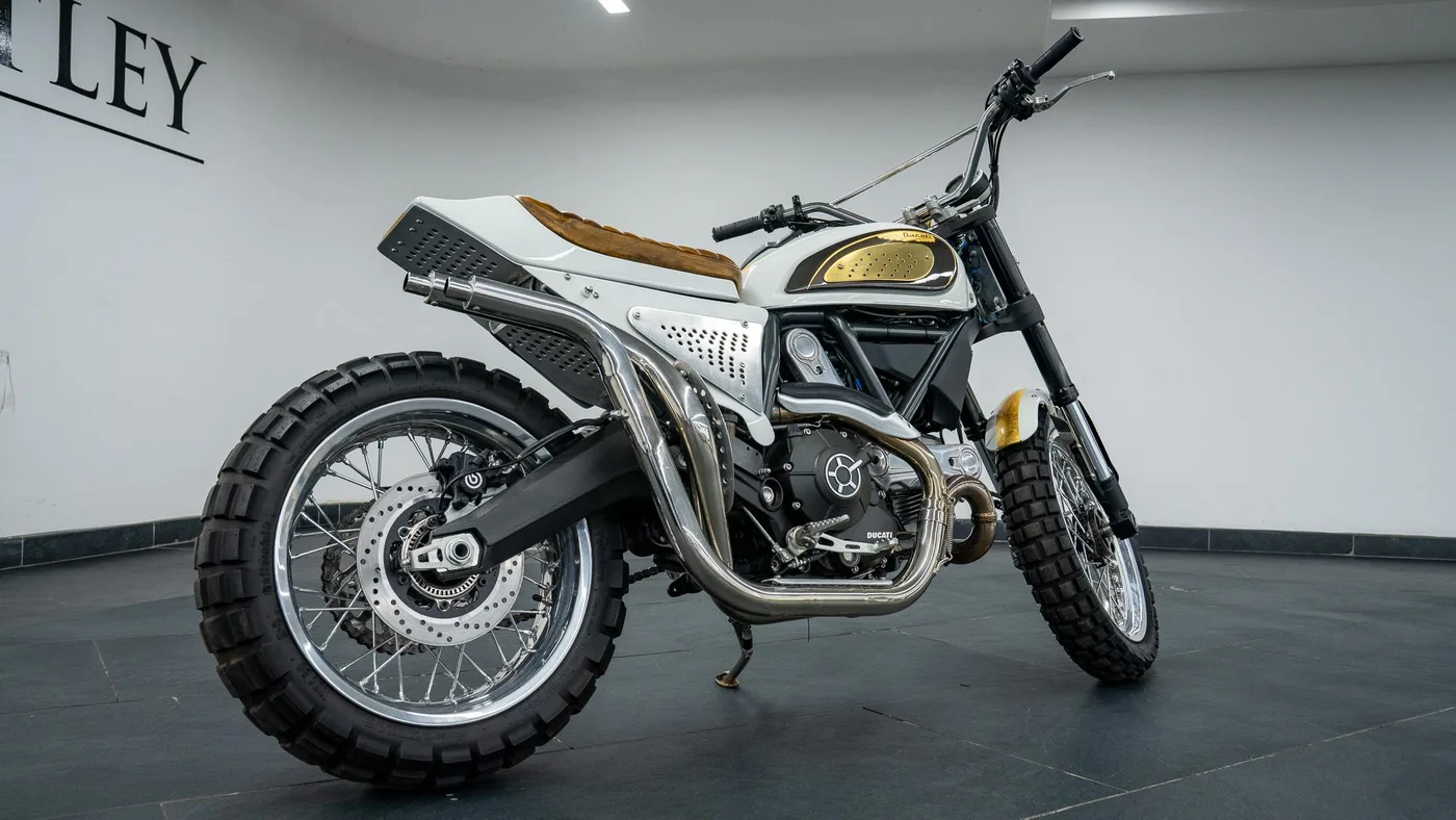 2016 Ducati Scrambler 800 Eccythump custom offered by a specialist dealer in Swadlincote, United Kingdom, photo 10 of 15