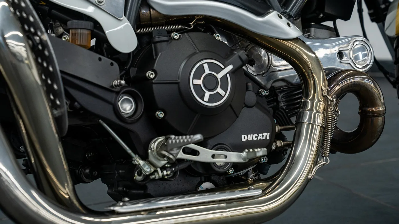 2016 Ducati Scrambler 800 Eccythump custom offered by a specialist dealer in Swadlincote, United Kingdom, photo 11 of 15
