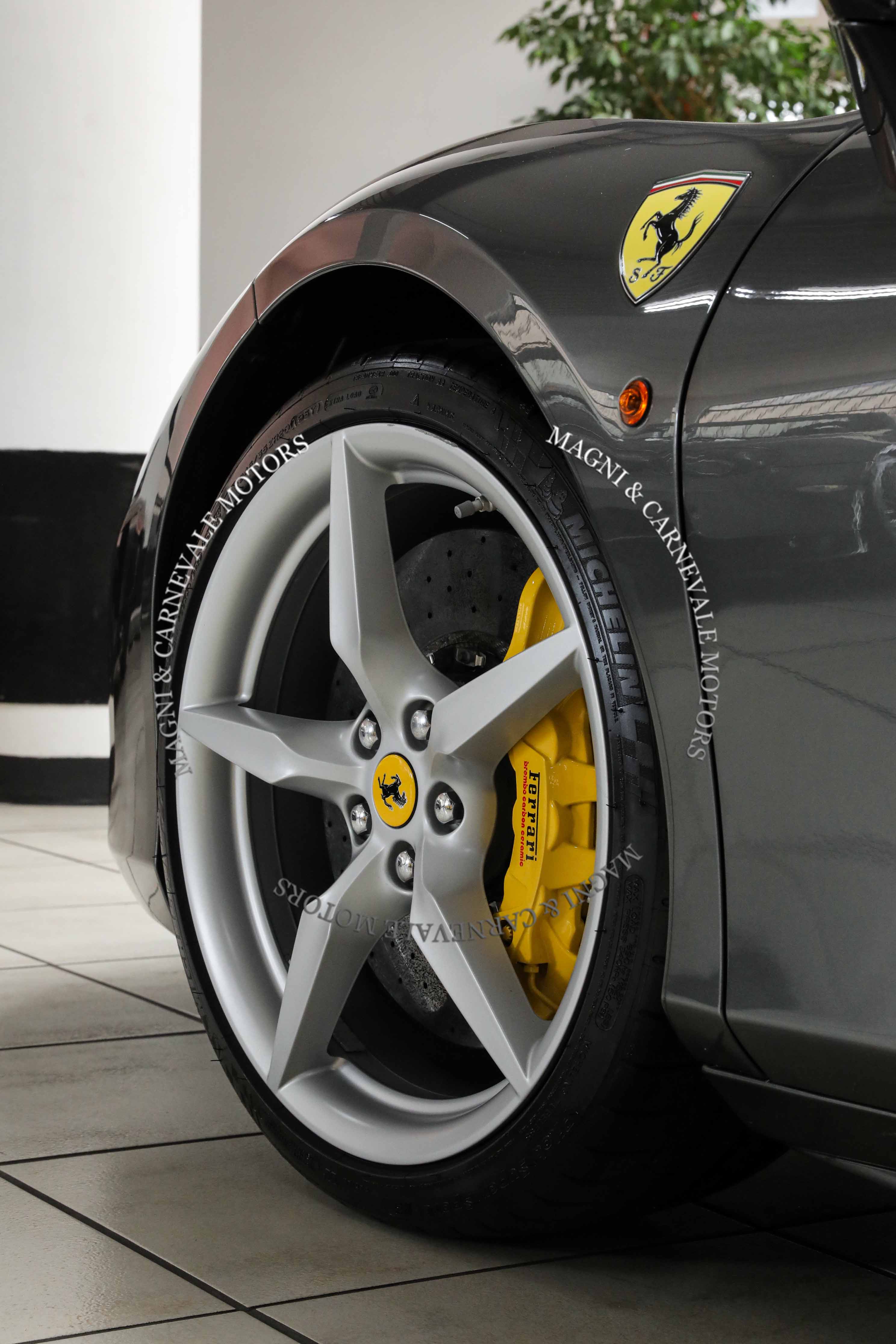 2016 Ferrari 488 GTB offered by a specialist dealer in Milan, Italy, photo 15 of 20