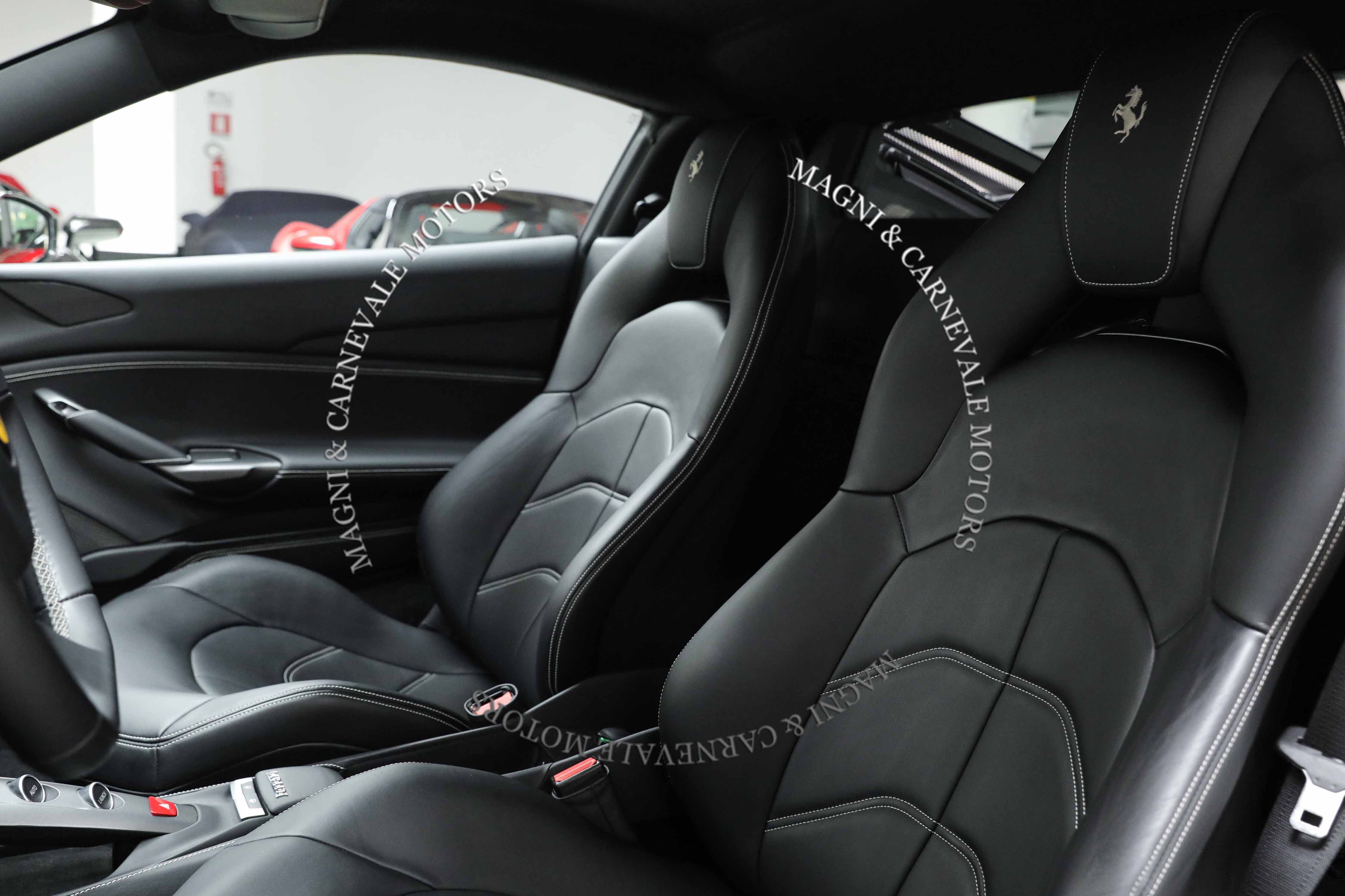 2016 Ferrari 488 GTB offered by a specialist dealer in Milan, Italy, photo 20 of 20