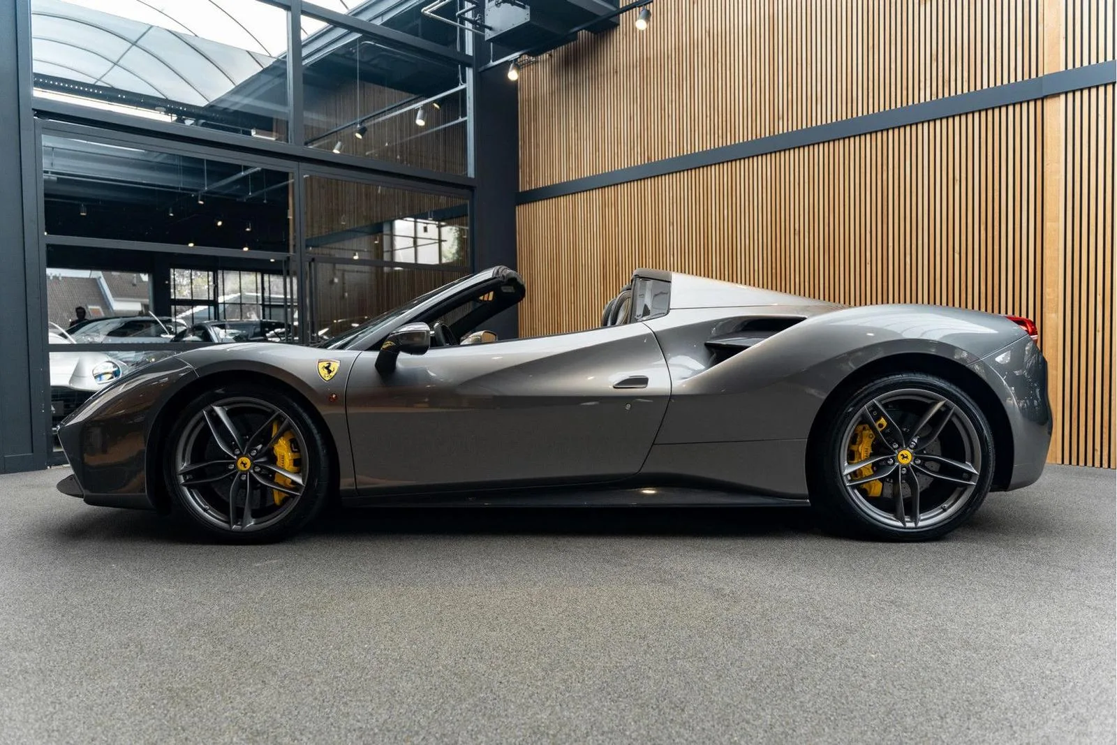 2016 Ferrari 488 Spider, 3/30