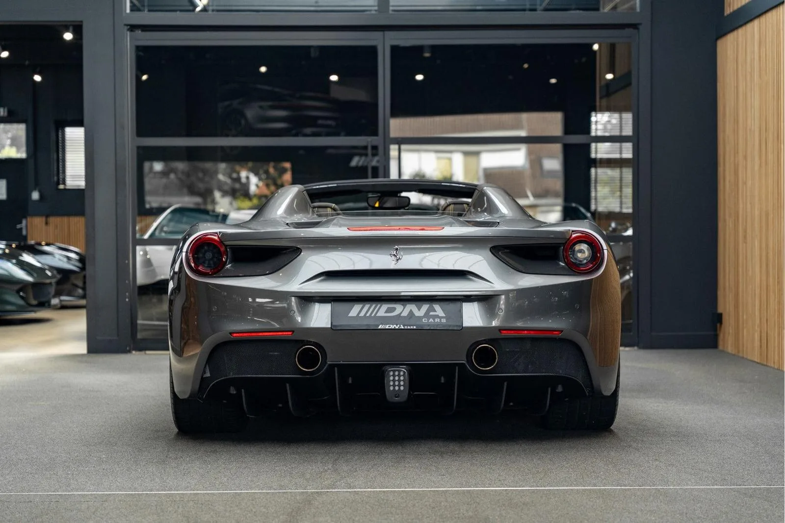 2016 Ferrari 488 Spider, 4/30