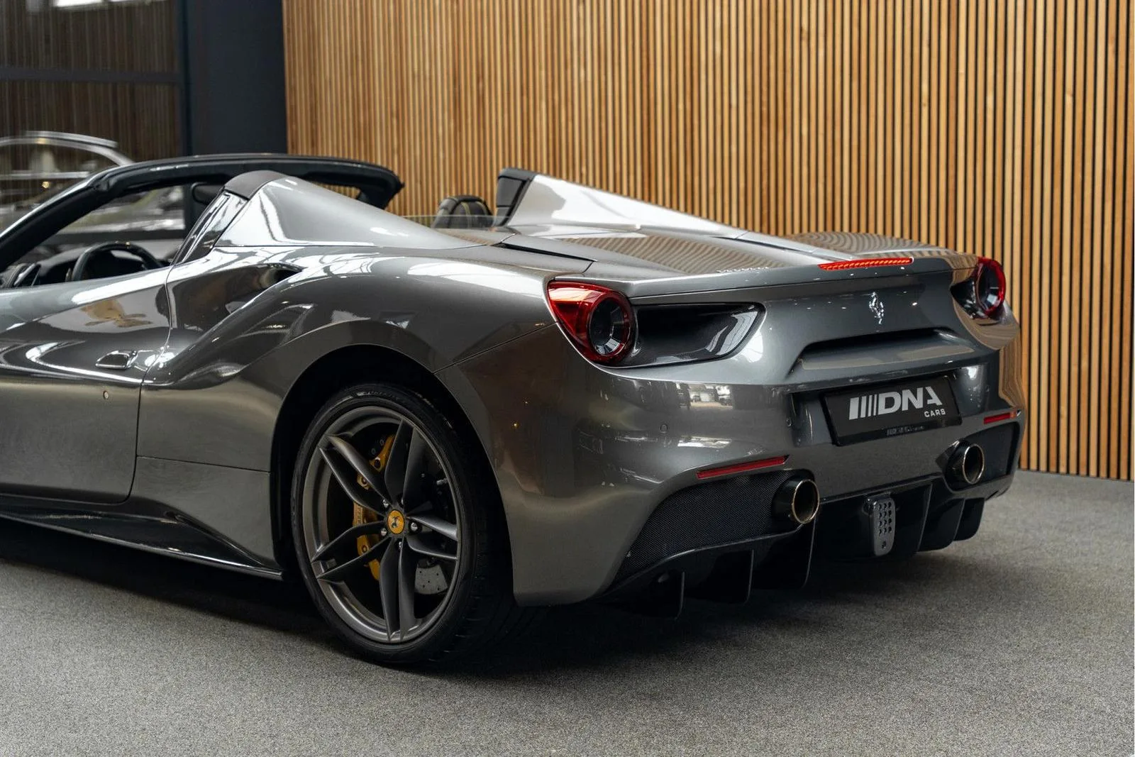 2016 Ferrari 488 Spider, 11/30