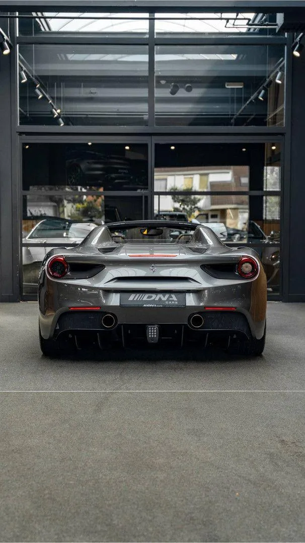 2016 Ferrari 488 Spider, 28/30