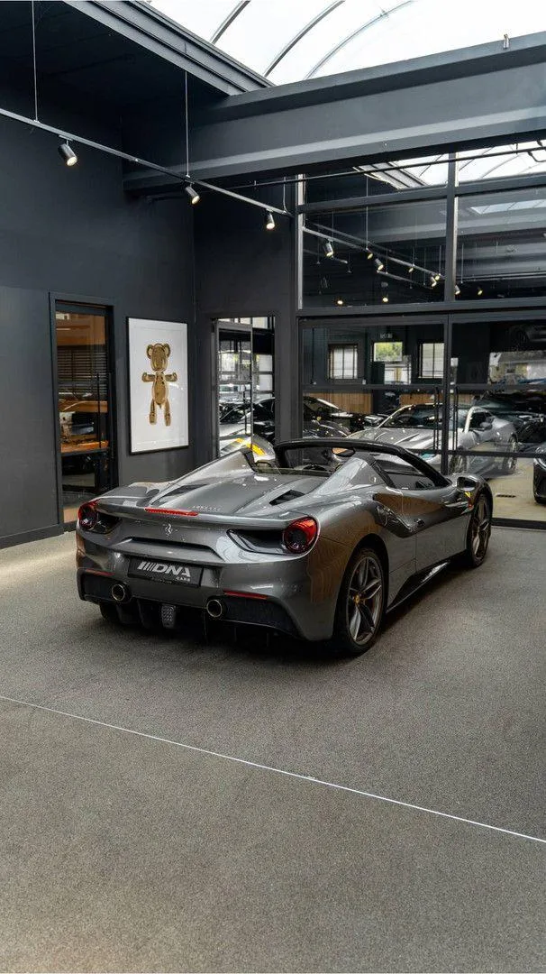 2016 Ferrari 488 Spider, 29/30