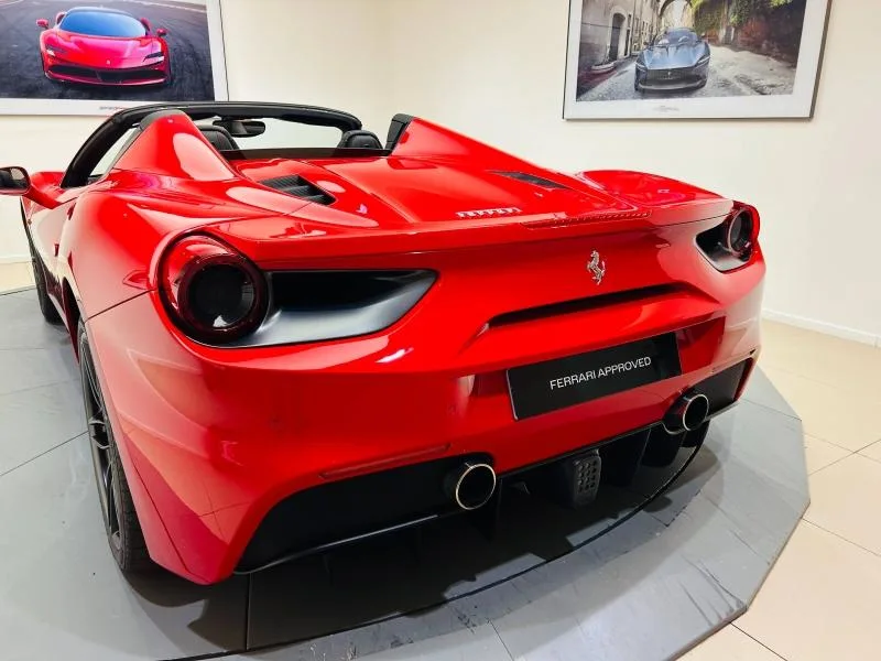 2016 Ferrari 488 Spider, 18/20