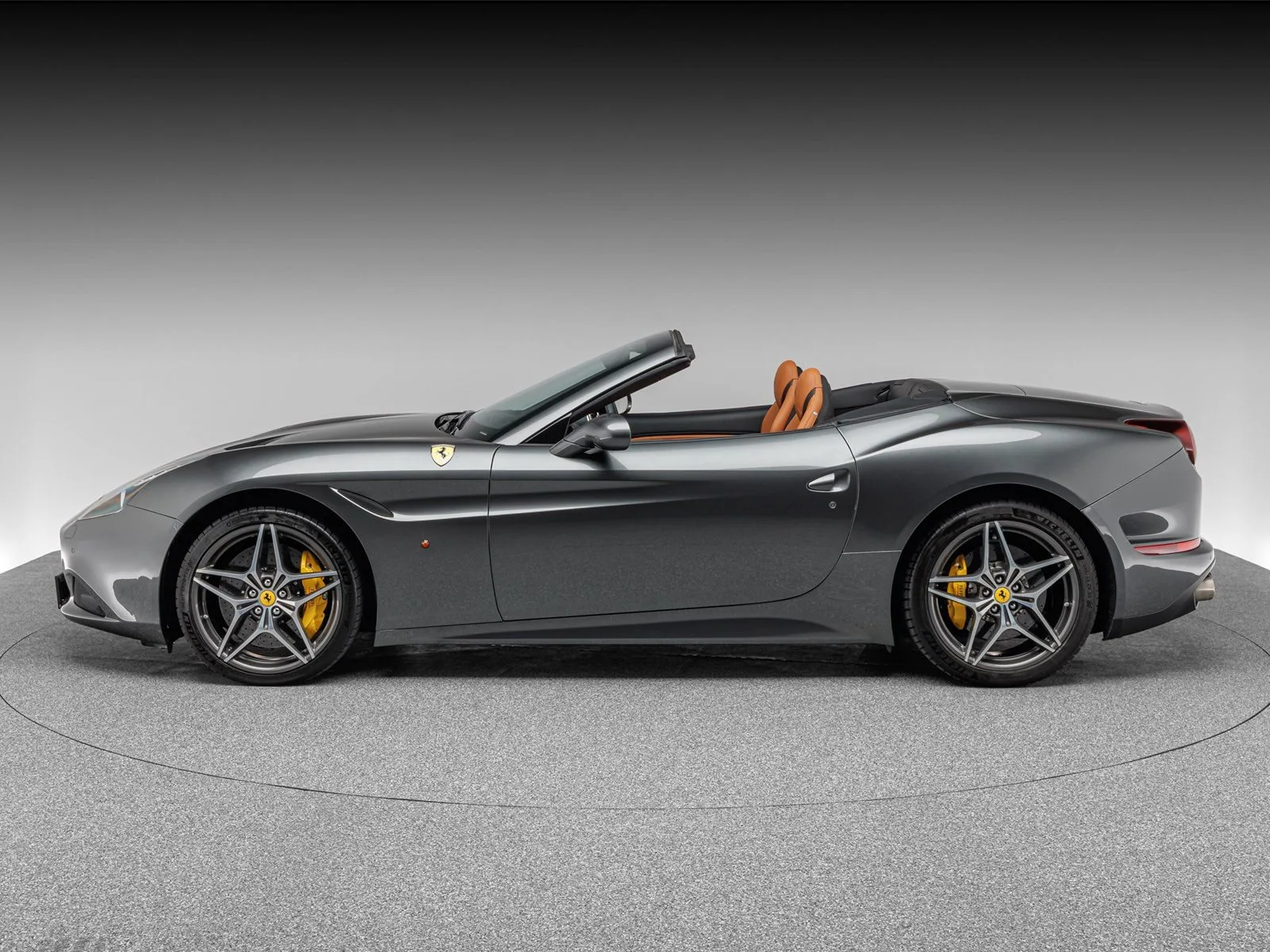 2016 Ferrari California T, 2/27