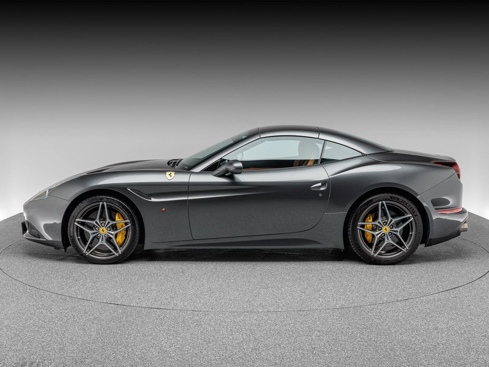 2016 Ferrari California T, 6/27