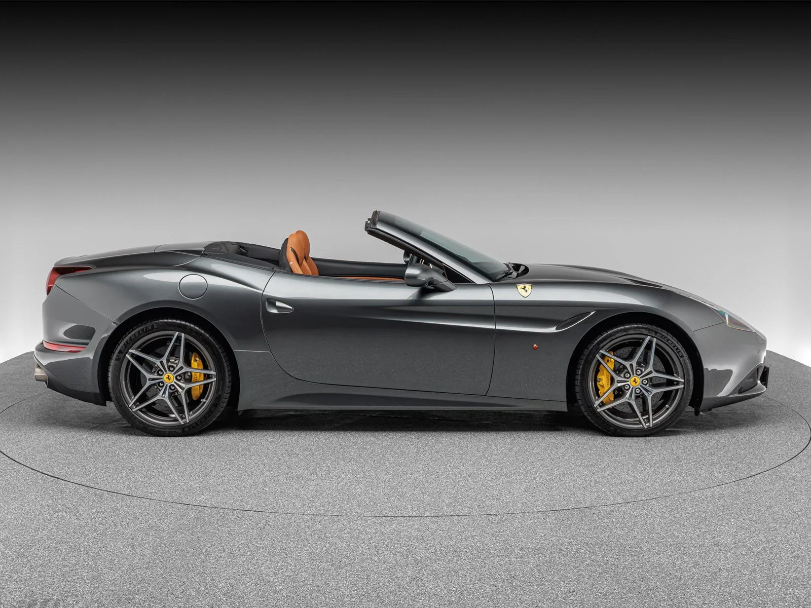 2016 Ferrari California T, 9/27