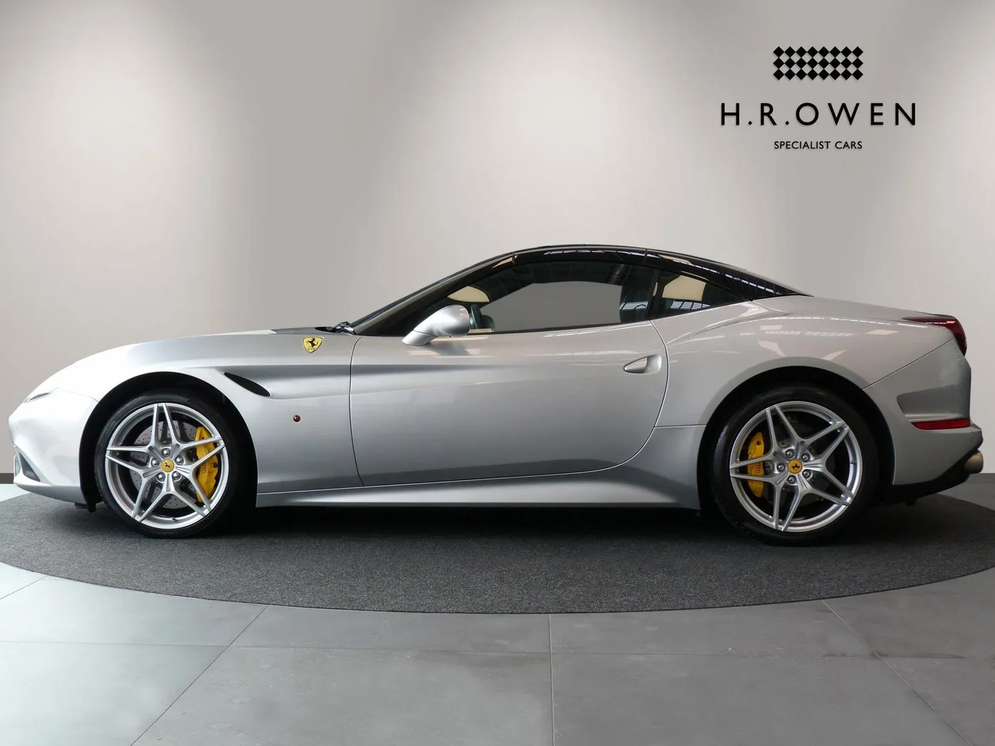 2016 Ferrari California T offered by a franchised dealer group in Cheltenham, United Kingdom, photo 5 of 25