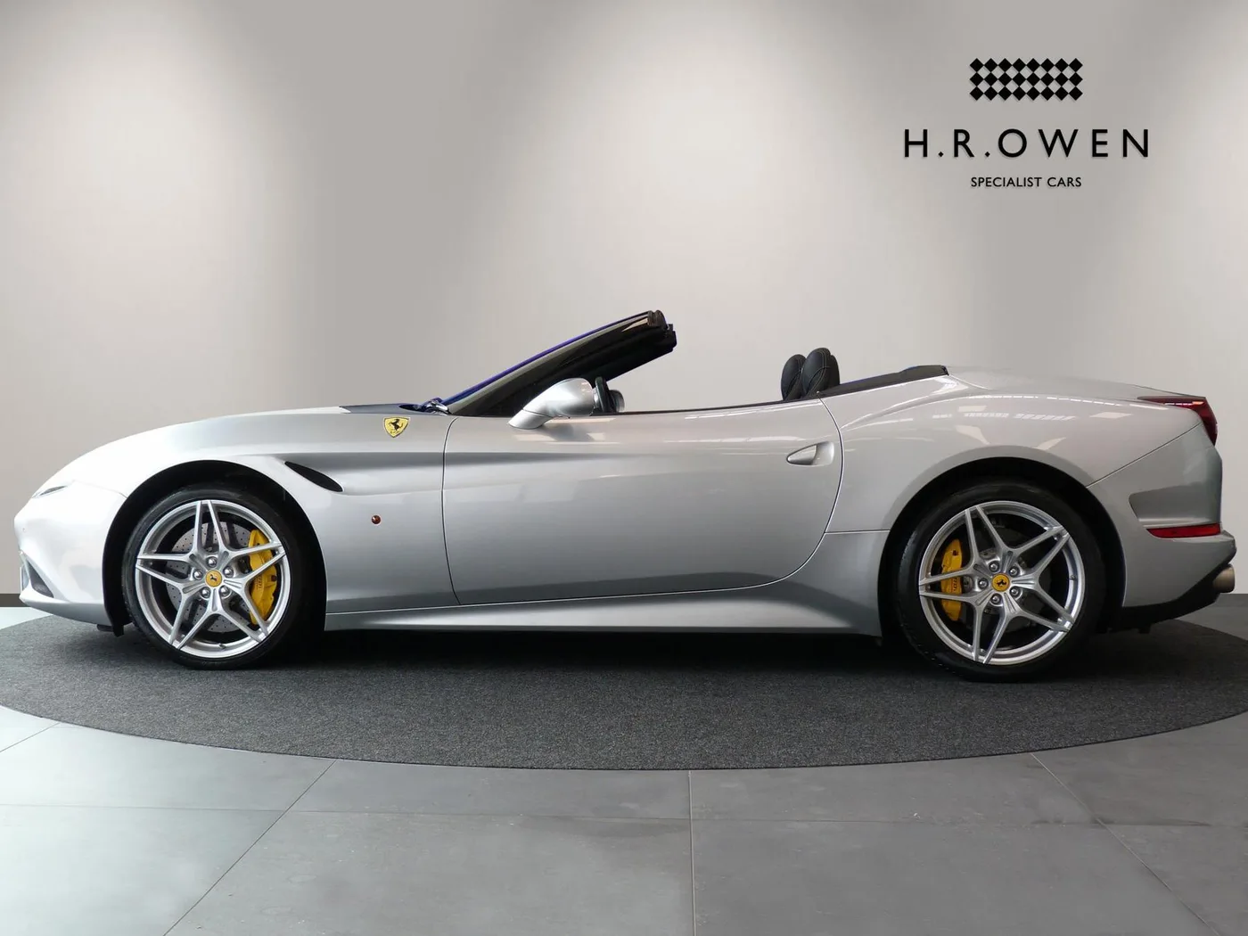 2016 Ferrari California T offered by a franchised dealer group in Cheltenham, United Kingdom, photo 6 of 25