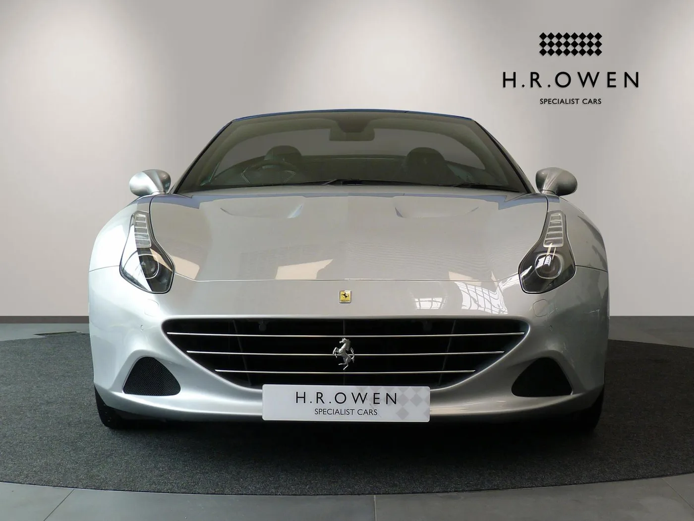 2016 Ferrari California T offered by a franchised dealer group in Cheltenham, United Kingdom, photo 8 of 25