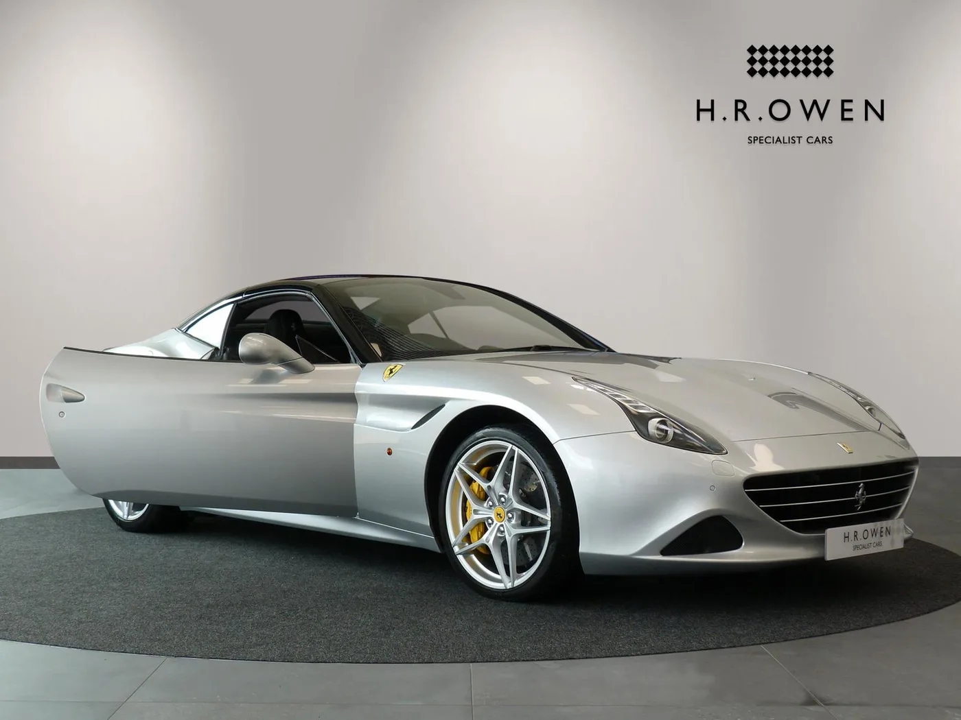 2016 Ferrari California T offered by a franchised dealer group in Cheltenham, United Kingdom, photo 13 of 25