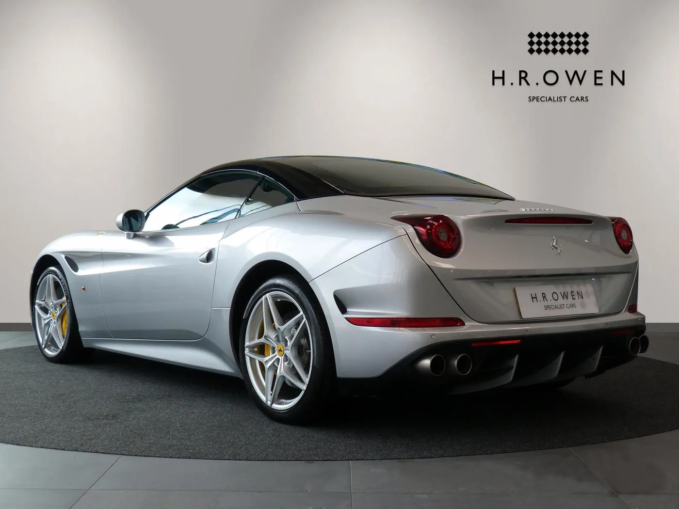2016 Ferrari California T offered by a franchised dealer group in Cheltenham, United Kingdom, photo 14 of 25