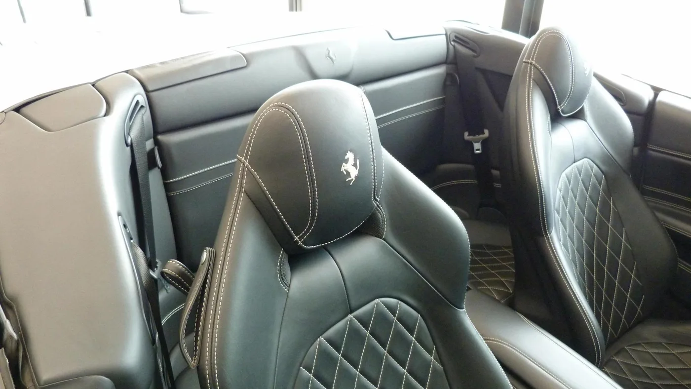 2016 Ferrari California T offered by a franchised dealer group in Cheltenham, United Kingdom, photo 19 of 25