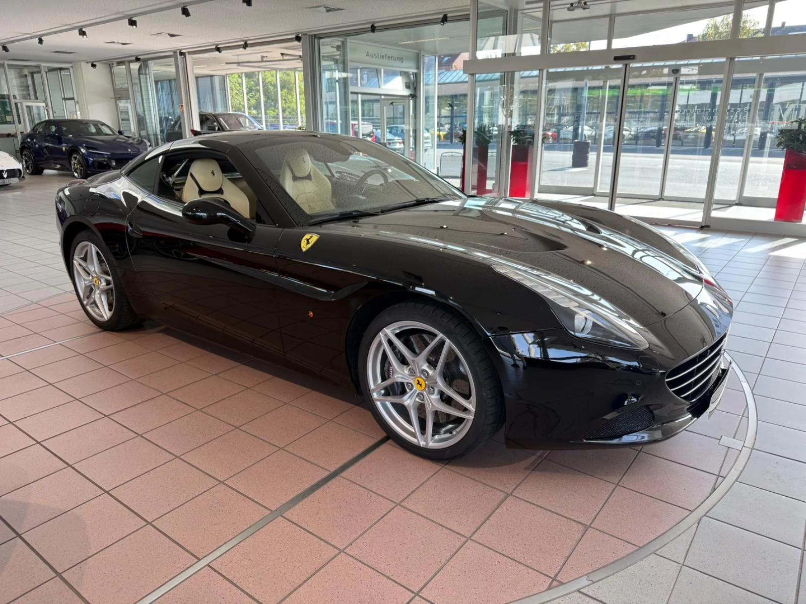 2016 Ferrari California T, 2/19